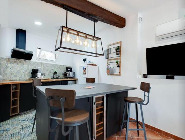 Detached Villa For 6 People In Lloret De Mar With Comunal Outdoor Swimming Pool Puigventos Exterior photo