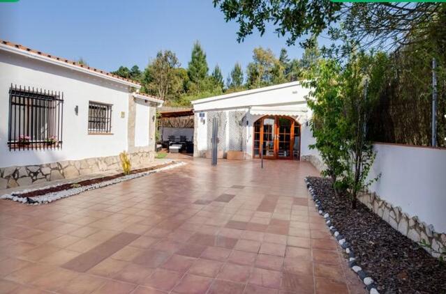 Detached Villa For 6 People In Lloret De Mar With Comunal Outdoor Swimming Pool Puigventos Exterior photo